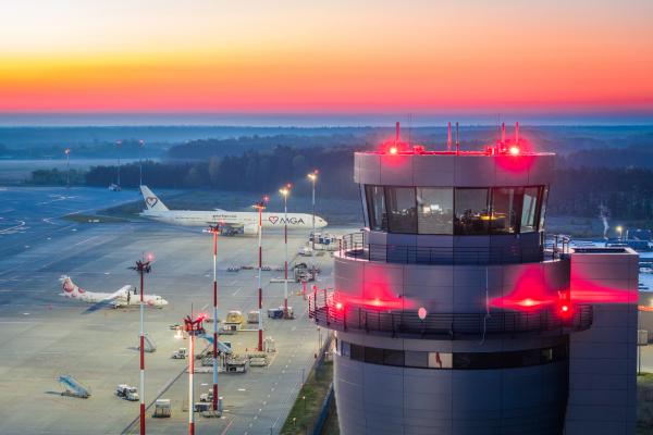 statystyki pasazerskie katowice airport kwiecien 2024