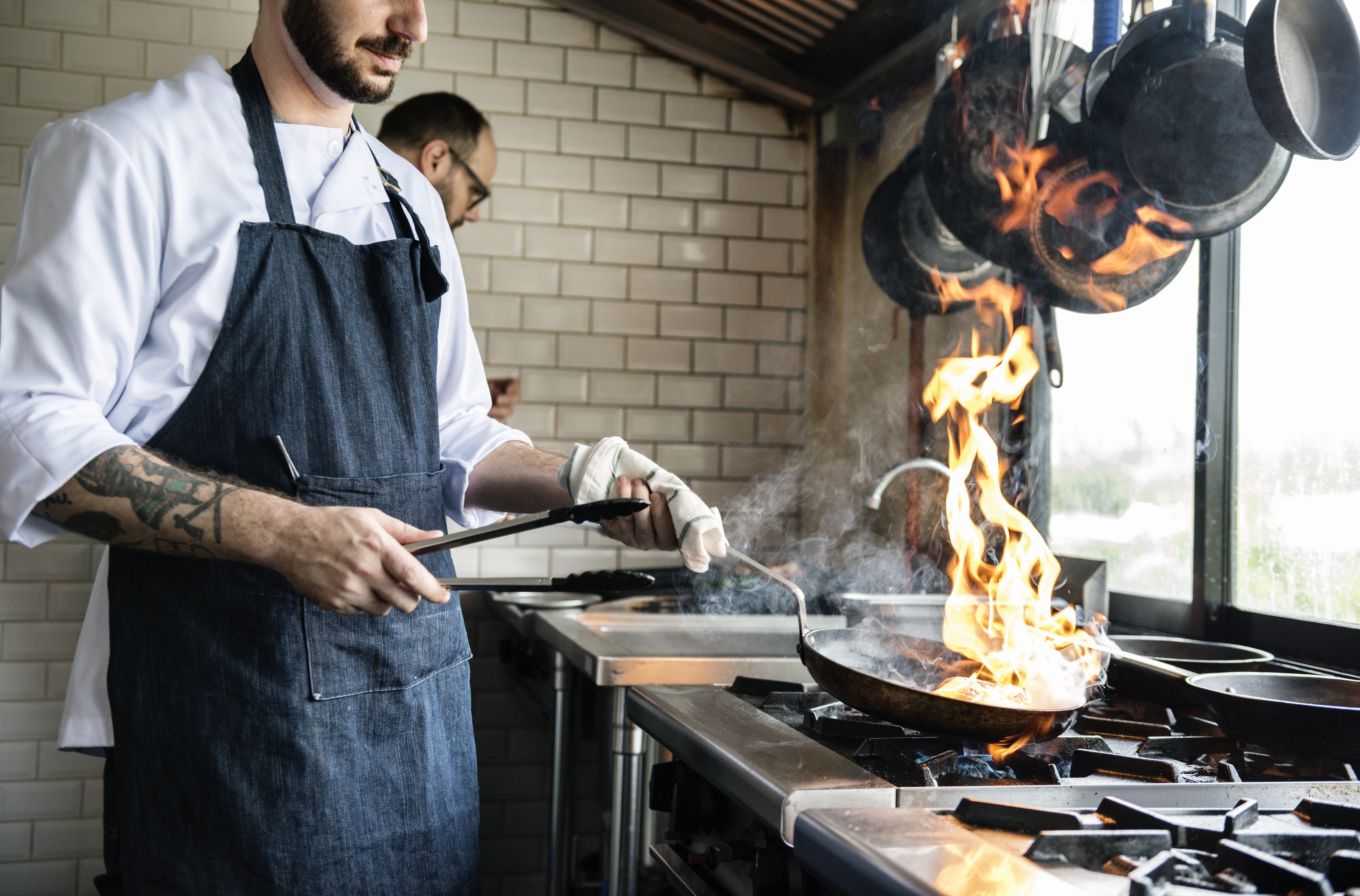 „Restauracja” pyta szefów: Indukcja czy żywy ogień?